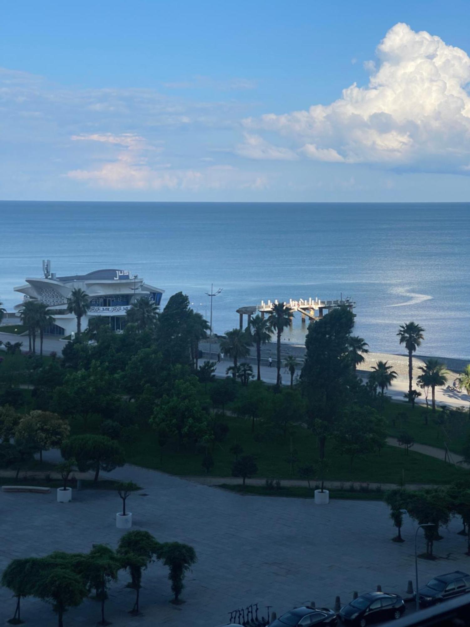Apartment Batumi Weekend Екстер'єр фото